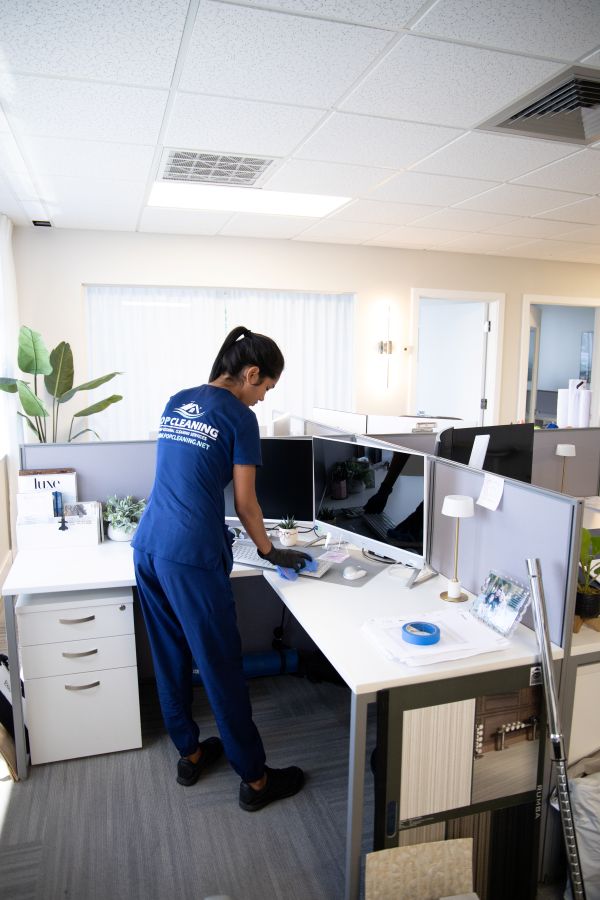 Office cleaning services Fort Myers FL - POP CLEANING team